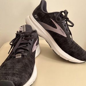 Brooks Women’s Running Shoes, Launch Series 8, Size 9 Medium Width